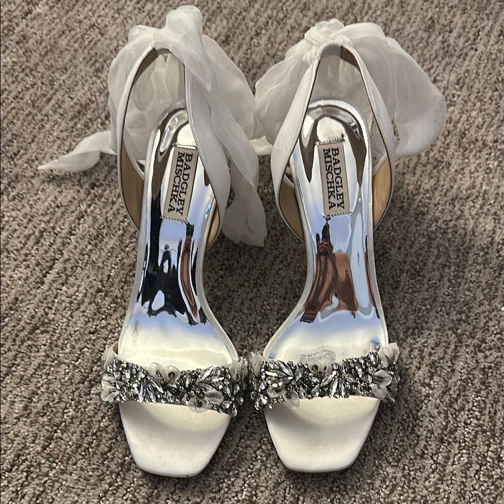 Badgley Mischka White Embellished Women's Heels